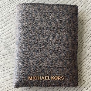 Michael Kors Passport / Card holder